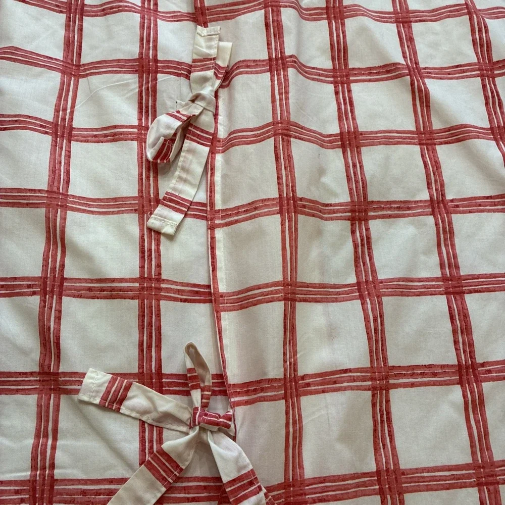 Nina Campell Home Pair Euro Pillow Shams 28x28 Red / White Check Quilted